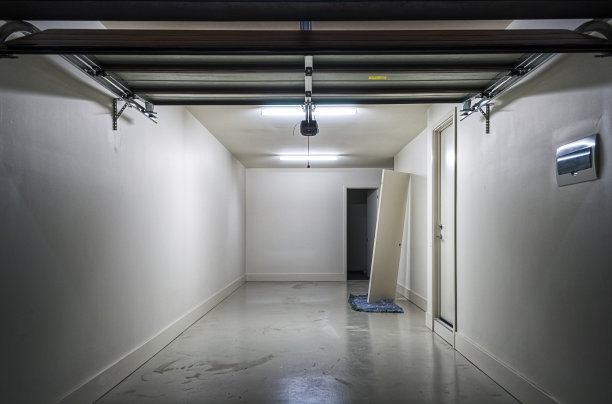 新房子的车库图片下载