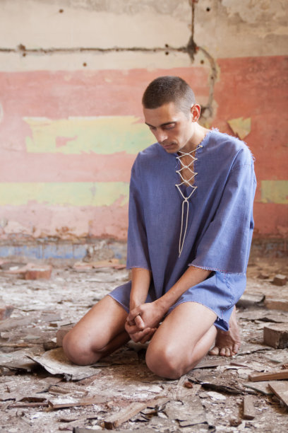 可怜的人图片下载