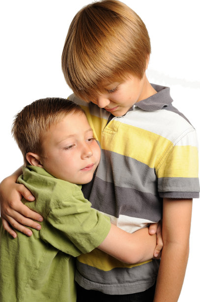 兄弟拥抱图片下载