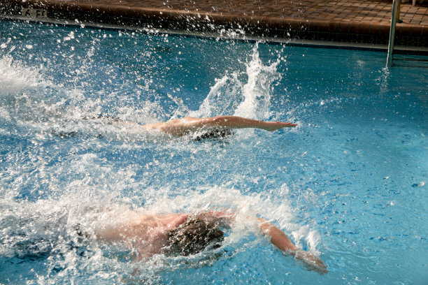 游泳比赛图片下载