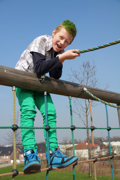 爬上绳子图片下载