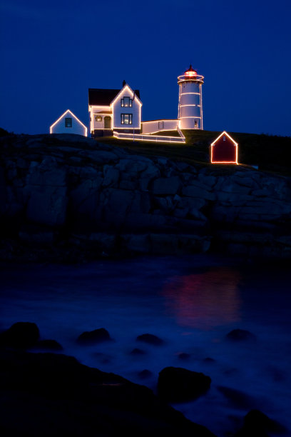 缅因州诺布尔灯塔的暮色图片下载