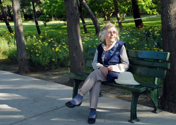 年纪大的人图片下载