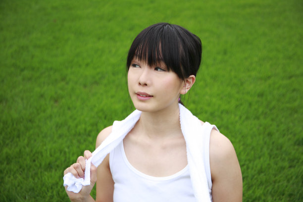 运动过后，女人就放松了图片下载