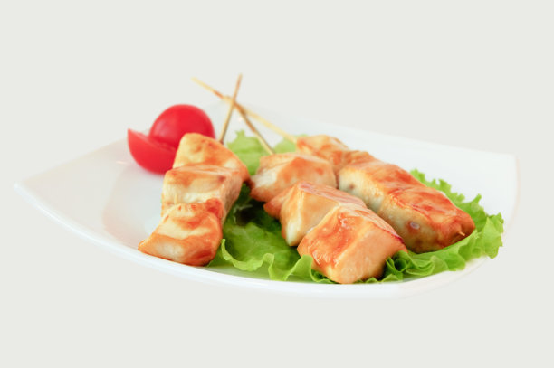 木棒上的烤肉图片下载