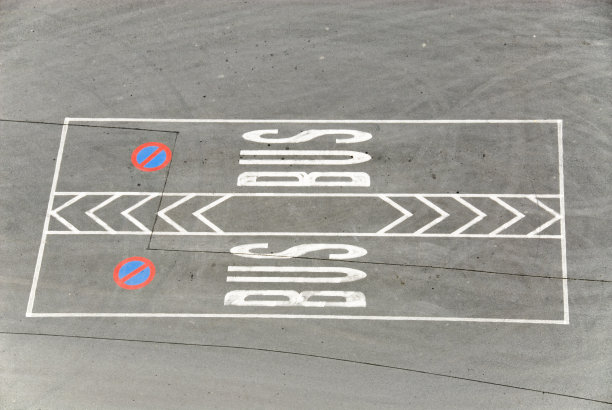 公交停车场图片下载