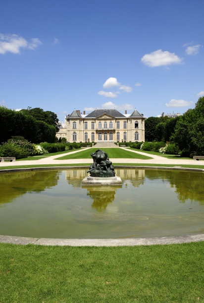 经典的中世纪罗丹庄园图片下载