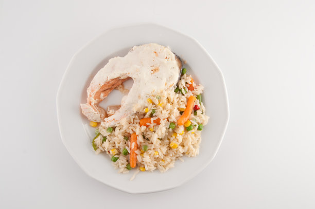 煮熟的鳟鱼图片下载