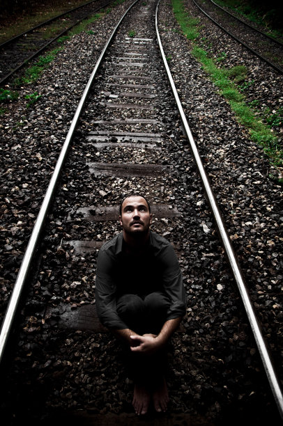 等雨，而不是火车图片下载