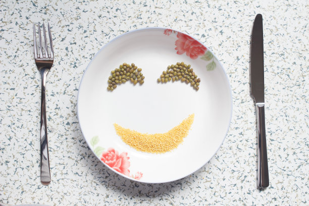 快乐的吃图片下载