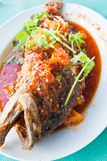 酸辣酱炸石斑鱼图片下载