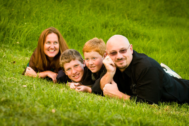 四口之家图片下载