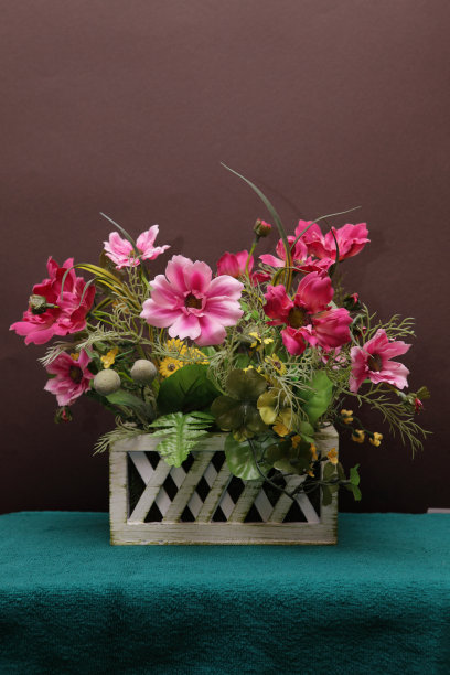 木壶里放一束花图片下载