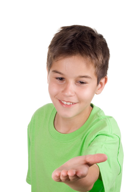 快乐的男孩两手空空图片下载