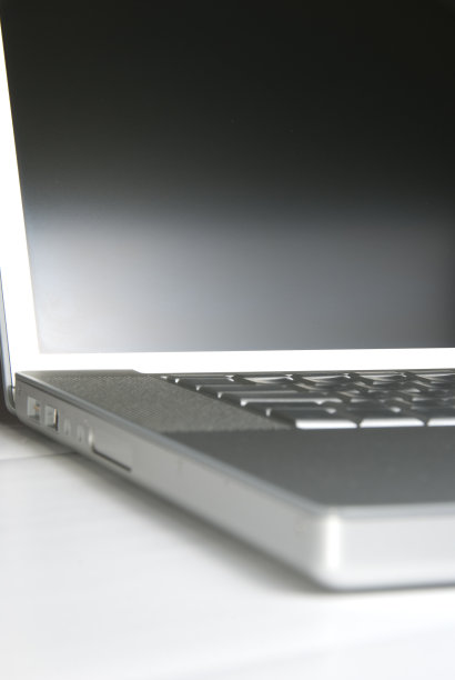 金属的笔记本电脑图片下载