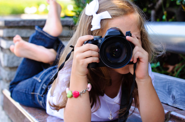 年轻的摄影师图片下载