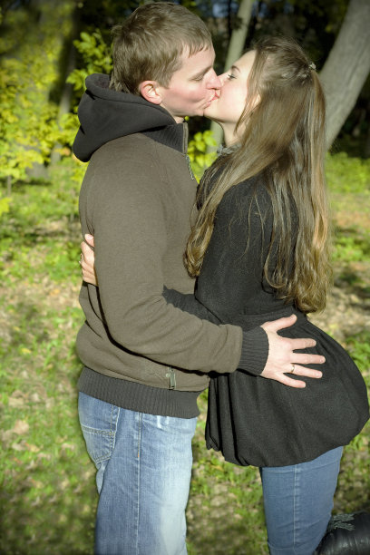 迷人的年轻夫妇图片下载