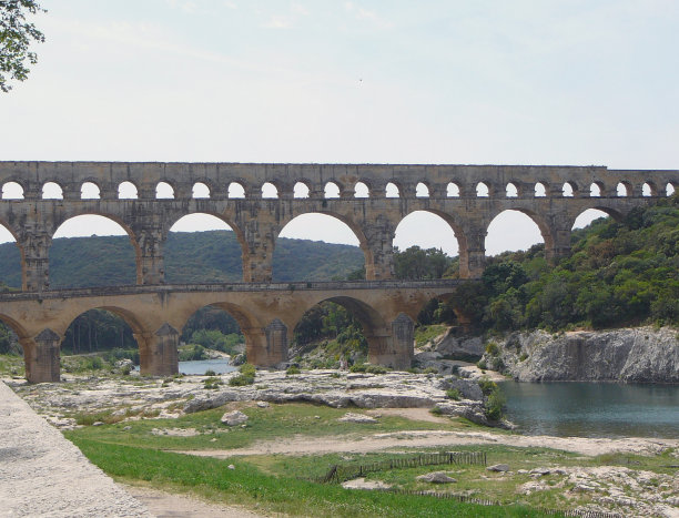 加德桥图片下载