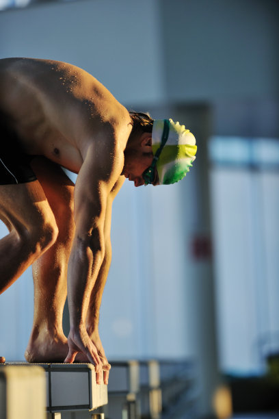 开始游泳图片下载