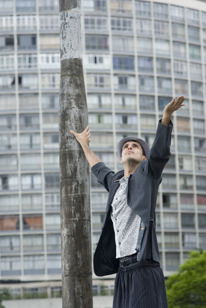 等待下雨图片下载