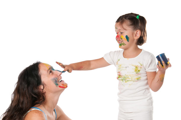 女儿画着妈妈的脸图片下载