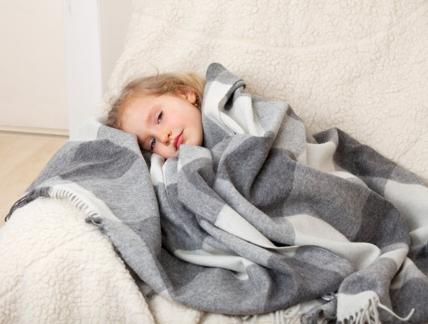 生病的孩子图片下载