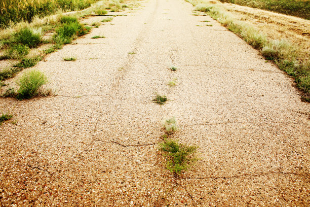 旧的柏油马路图片下载