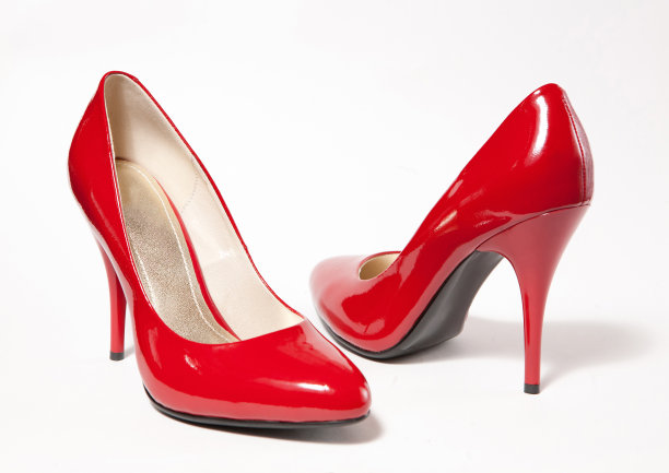 红色的女人穿白色的鞋图片下载