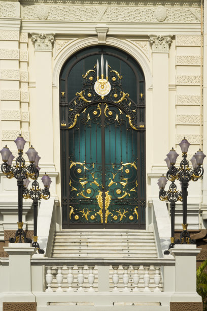 皇家大皇宫的大门图片下载