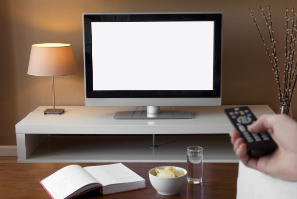 客厅里有一台高清电视图片下载