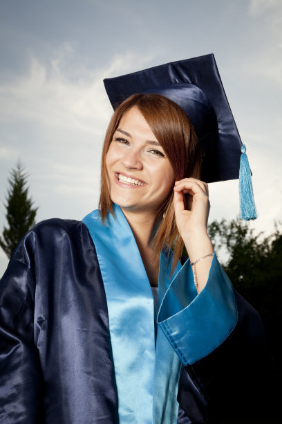 毕业后:快乐的微笑图片下载