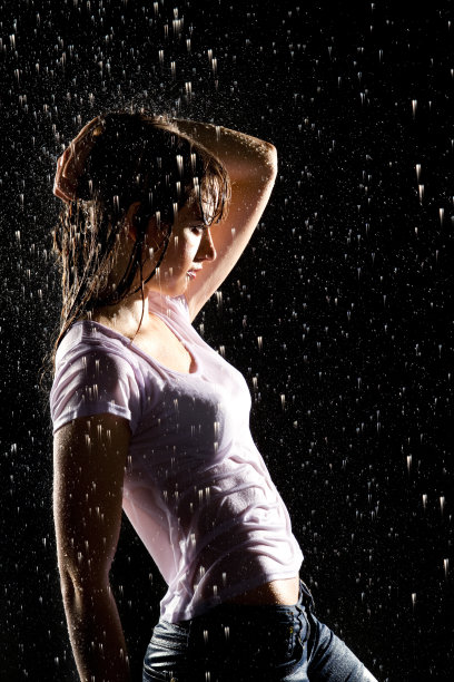 女人aquastudio图片下载