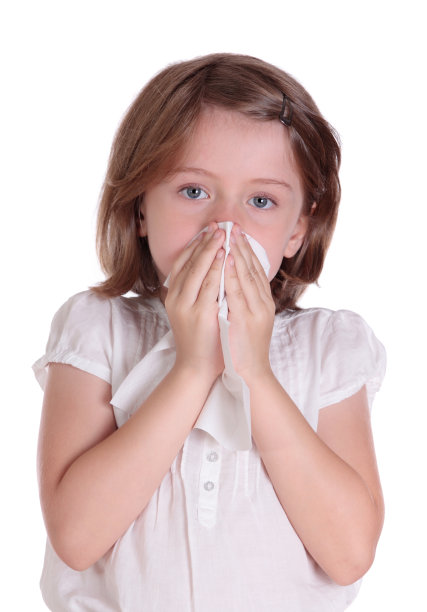 有过敏或感冒的小女孩图片下载