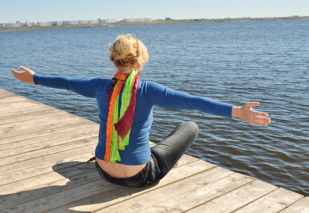 享受自然，在海滩享受自由时光图片下载