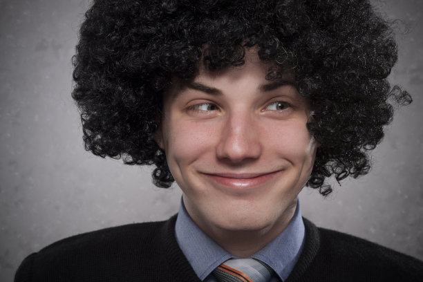 愚蠢的男孩图片下载