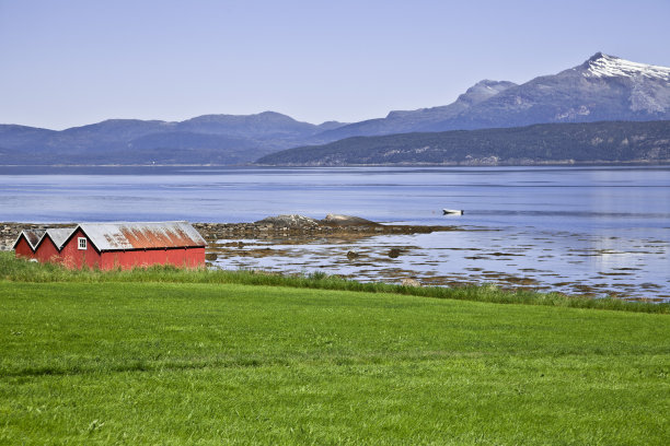 钓鱼的小房子图片下载