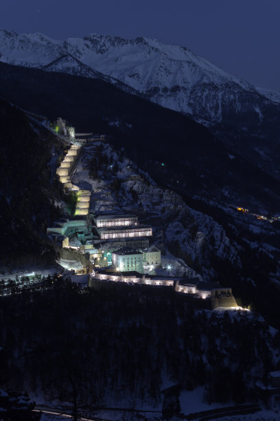 费内斯特雷尔城堡图片下载