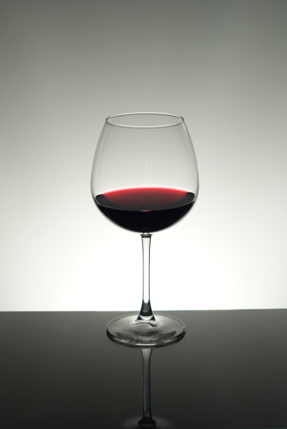 一杯红酒图片下载