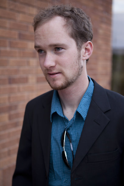 年轻人考虑图片下载