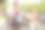 家人享受门廊烧烤度假图片下载