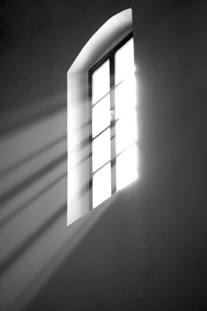 透过窗户的阳光图片下载