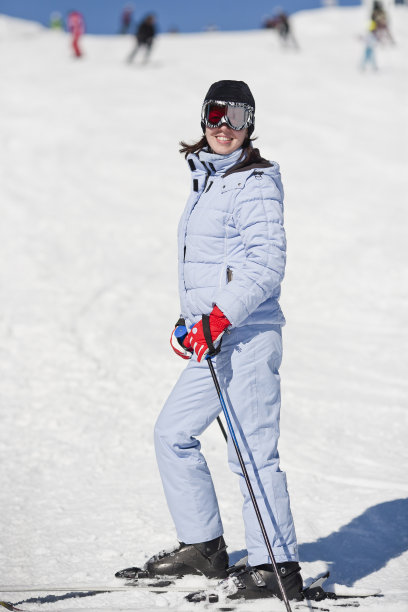 滑雪胜地度假图片下载