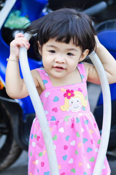 亚洲女孩微笑图片下载