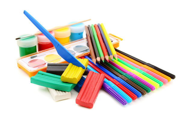 用于雕刻和绘画的儿童套装。图片下载