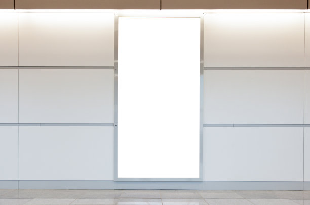 垂直空白的广告牌在墙上图片下载