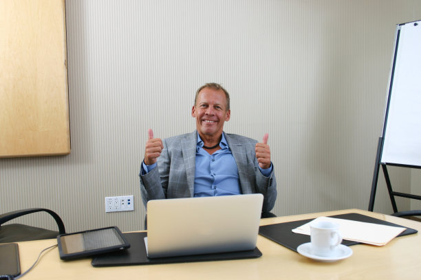 快乐的商人图片下载