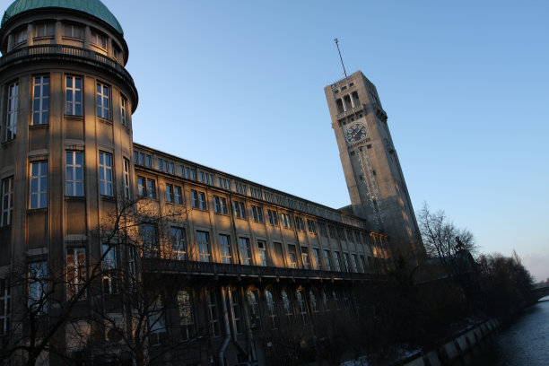 德国博物馆日落时的天空视图图片下载