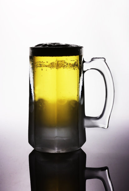 冰凉的啤酒图片下载