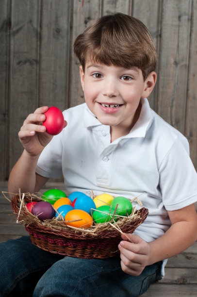 复活节的男孩图片下载