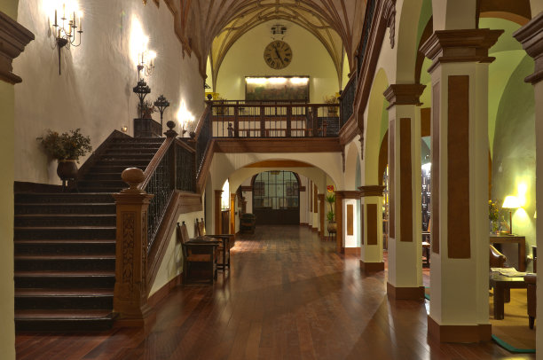 “皮德拉修道院”内修道院图片下载